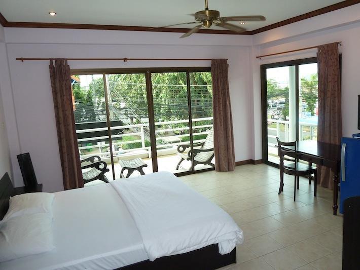 Supergreen Hotel Chalong Ngoại thất bức ảnh